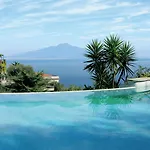 Otel Grand Capodimonte 4*
