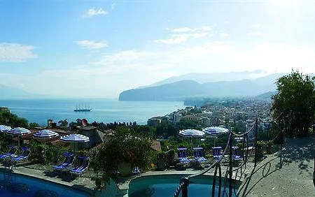 Hotel Grand Capodimonte 4*