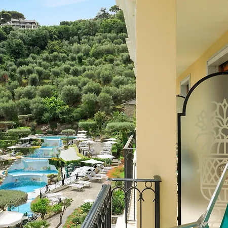 Grand Capodimonte Hotel