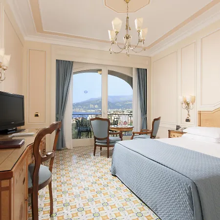 Grand Capodimonte Hotel 4*