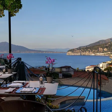 Grand Capodimonte 4* Сорренто