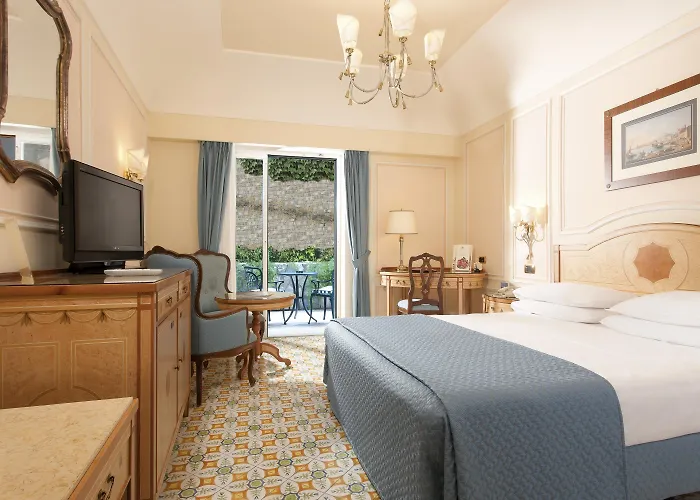 Grand Capodimonte Hotel 4*