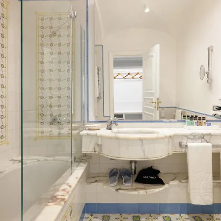 Готель Grand Capodimonte 4*