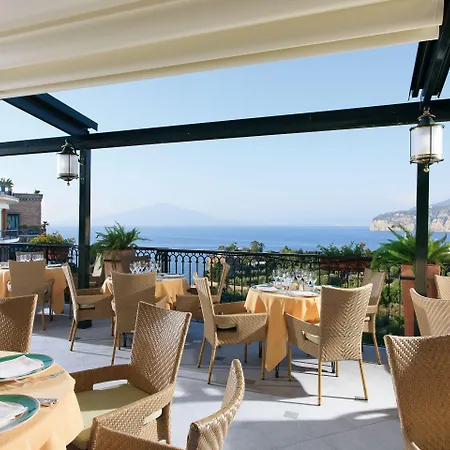 Отель Grand Capodimonte 4*