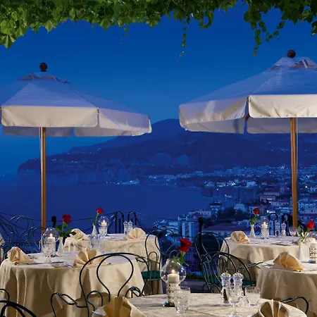 Grand Capodimonte Otel 4*