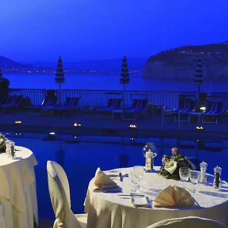 Grand Capodimonte Otel