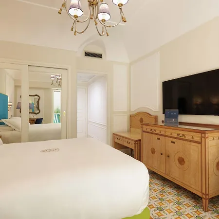 Grand Capodimonte Отель