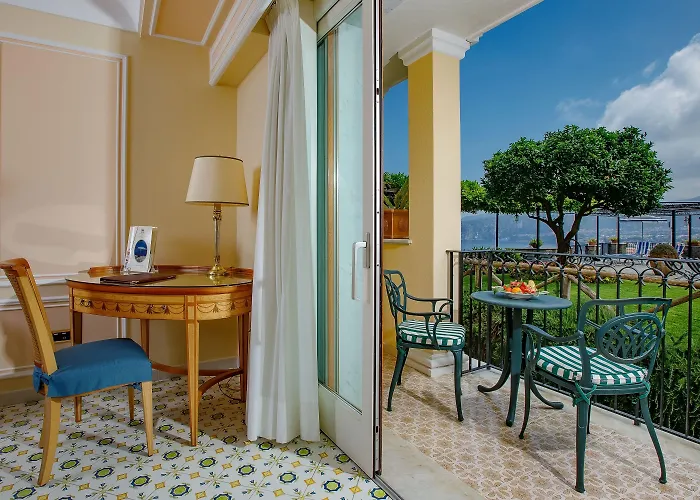 グランド カポディモンテ ホテル