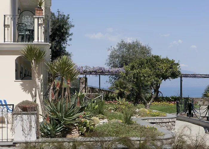 ホテル グランド カポディモンテ