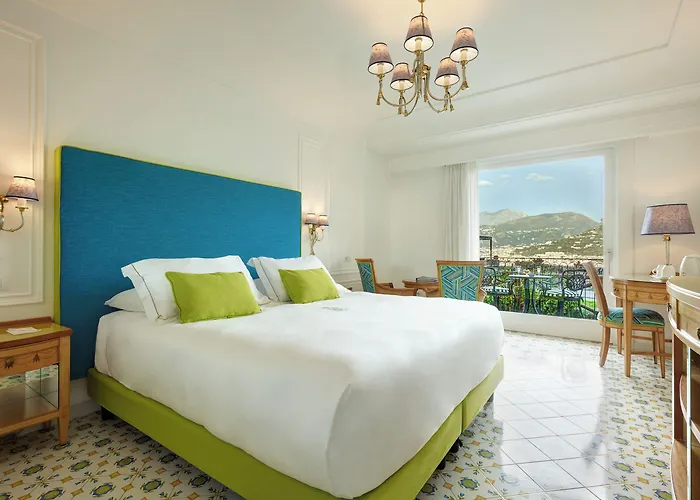 グランド カポディモンテ ホテル 4*