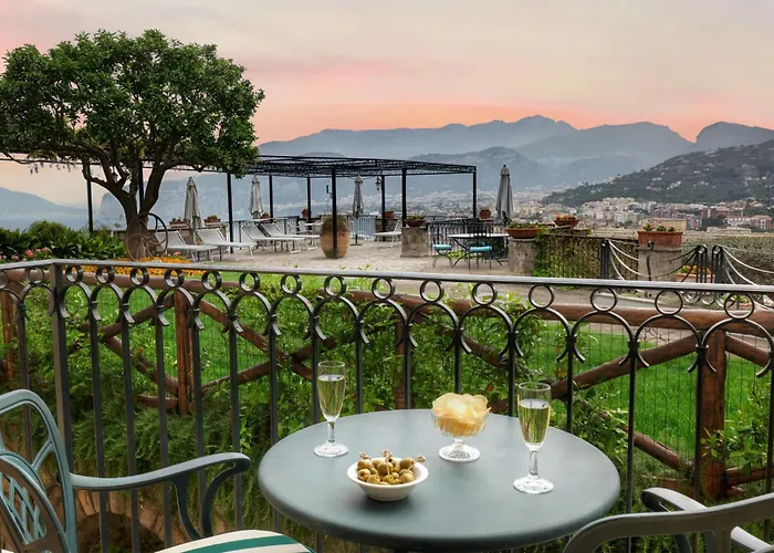 Grand Capodimonte Hotell 4*