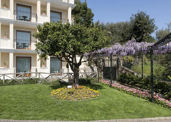 Grand Capodimonte Hotel 4*